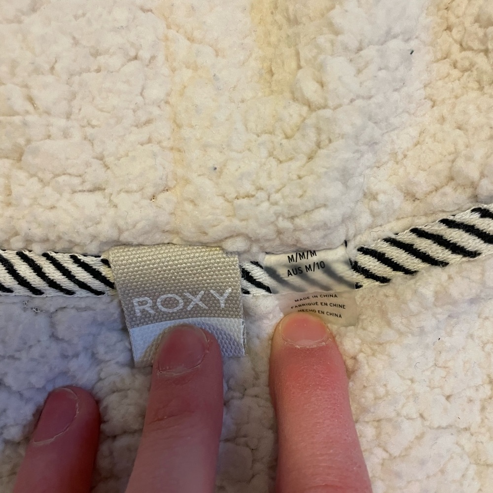 roxy zip up! - Picture 3 of 5